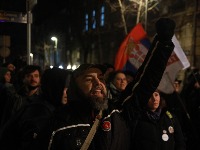 Napeto na skupu u Beogradu: Privedeni simpatizeri Milana Nedića (FOTO/VIDEO)