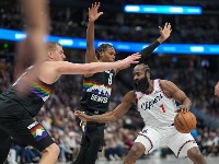 Trese se NBA: Harden napustio Kliperse, napada titulu