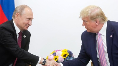 PUTIN SPREMA RUSKI ČAJ Donald Tramp bi da UNIŠTI NATO?