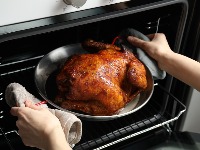 Onkolozi upozoravaju: Ovo je NAJGORI NAČIN spremanja hrane, a mnogi greše 