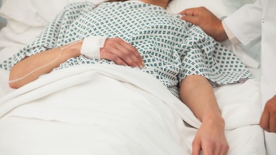 9 lekara mi je govorilo da mi nije ništa, a onda mi je otkriven RAK BUBREGA: Ignorisali su OVE simptome (FOTO) 