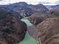 Alarm na Drini: Tone otpada plutaju rekom, rešenja postoje, ali... (FOTO, VIDEO)