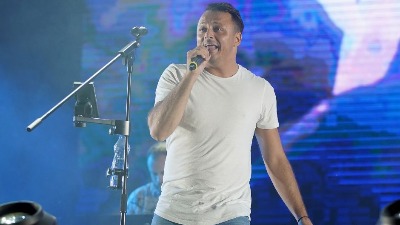 Poznati pevač Daniel Kajmakoski OTET u Beogradu!