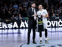 Povratak koji je dirnuo Grobare: Ovako je dočekan Aleksa (FOTO, VIDEO)