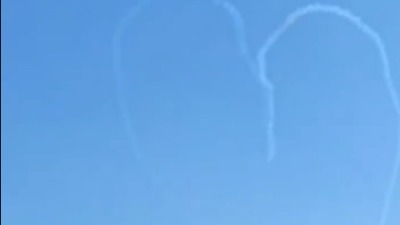 Avionom poslao srce za poljoprivrednike (VIDEO)