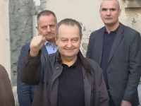 Dačić se oglasio iz bolnice tokom mitinga SNS u Areni