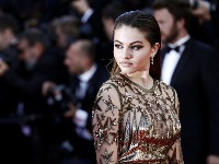 Udaje se najlepša devojka na svetu: Pamtimo je kao devojčicu sa naslovnice