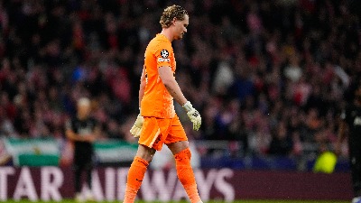 Košmarno veče Totenhemovog golmana: Dve katastrofalne greške i izmena u 17. minutu (VIDEO)