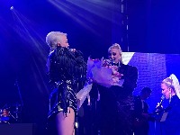 PRVI NASTUP MILICE TODOROVIĆ NAKON POROĐAJA: Iznenadila publiku na koncertu Indire Forze 