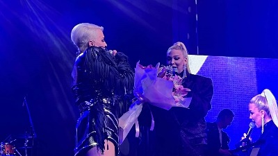 PRVI NASTUP MILICE TODOROVIĆ NAKON POROĐAJA: Iznenadila publiku na koncertu Indire Forze 