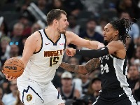 Jokić brutalnom partijom srušio Sparse! Denver slavio uz tripl-dabl Srbina