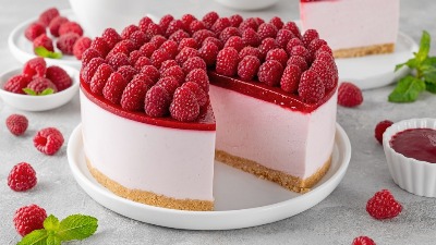Čizkejk torta sa malinama bez pečenja: Kremasta i osvežavajuća rapsodija ukusa 