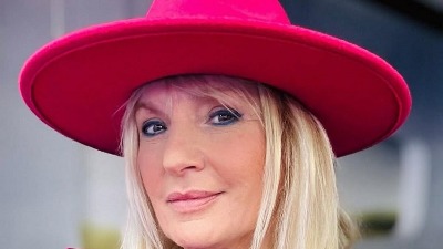 ODVEO JE NA KONCERT, A ZAVRŠILI NA PSIHIJATRIJI: Vesnu de Vinču legendarni pevač prevario na nezaboravan način!