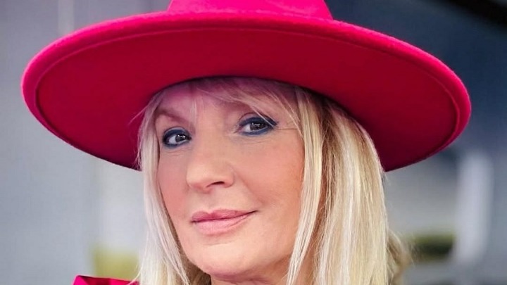 ODVEO JE NA KONCERT, A ZAVRŠILI NA PSIHIJATRIJI: Vesnu de Vinču legendarni pevač prevario na nezaboravan način!