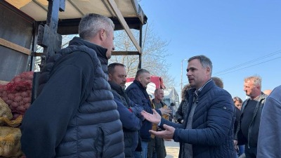 Aleksić: Dok građani na ulici iznose stvarne probleme, vlast pod šatorom razgovara samo sa izabranima