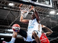 Najgora četvrtina Zvezde otkad igra ABA ligu? Dubai ubacio crveno-belima 37 poena u prvoj deonici!