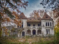 Zaboravljeni dragulj Vojvodine: Dvorac propada, a mogao je biti PONOS (FOTO, VIDEO)