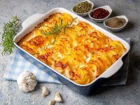 Zapečeni krompir sa sirom: Kremast, ukusan i jednostavan za pripremu