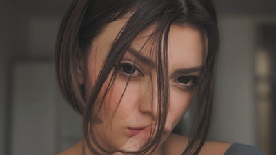 ĆERKA Dina Dvornik ŠOKIRALA OBJAVOM IZ SPAVAĆE SOBE! U donjem vešu pokazala tetovaže, ali jedan detalj pored kreveta svima zapao za oko