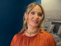 PRVO POJAVLJIVANJE POSLE KOLAPSA NA BINI! Jelena Tomašević ZA DIREKTNO progovorila o zdravlju i tragediji koja ju je slomila!