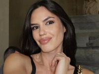 Olja Lević POZIRALA U BIKINIJU i pokazala TELO BOGINJE: Glumica na dalekoj destinaciji RASPAMETILA fanove (FOTO) 