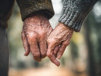 Najstariji mladenci na svetu: Venčali se na mladoženjin 100. rođendan i ušli u Ginisovu knjigu rekorda