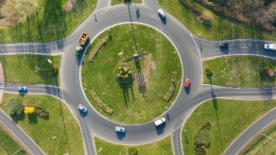 Najhaotičniji kružni tok na svetu: Ne smemo ni da zamislimo naše vozače tamo (VIDEO) 