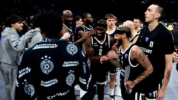 SKANDALČINA Oralni seks u avionu košarkaša Partizana (VIDEO)