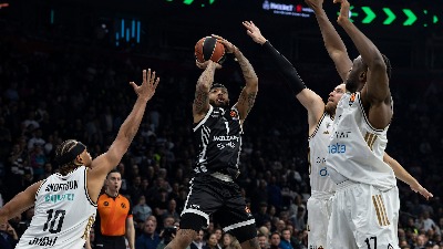 Partizan kakvog ga navijači žele: Svemogući Bonga i majstor Karlik presudili Dubaiju (VIDEO)