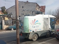 PRIBLIŽILI SE IZBORI Vozilo niškog komunalnog preduzeća čisti Knjaževac? (FOTO)