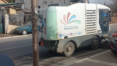 PRIBLIŽILI SE IZBORI Vozilo niškog komunalnog preduzeća čisti Knjaževac? (FOTO)