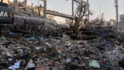 "Svi smo uplašeni": Iranci napuštaju zemlju dok bombe padaju