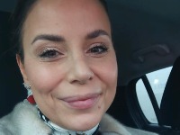 „Ne boj se toliko, jača si nego što veruješ“: Ispovest Ane Dornik za DIREKTNO povodom Nacionalnog dana borbe protiv raka dojke