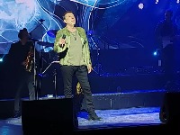 HARI MATA HARI RASPRODAO SAVA CENTAR: Prvi takt i cela dvorana peva – 40 godina emocije koje ne blede