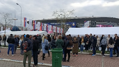 SRCE: Ko je zloupotrebio državna vozila za prevoz na Vučićev skup u Areni i koliko će to da košta građane Srbije?