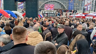 Arhiv javnih skupova o SNS mitingu: Ispred Arene bilo 8.000 ljudi