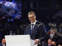 Vatrometom završen miting SNS "Srbija naša porodica" (FOTO)