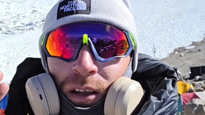 Marko sakupio 141.000 € za mališane: Preživeo Atakamu i Arktik, vukao auto 45 km, ali je uspeo