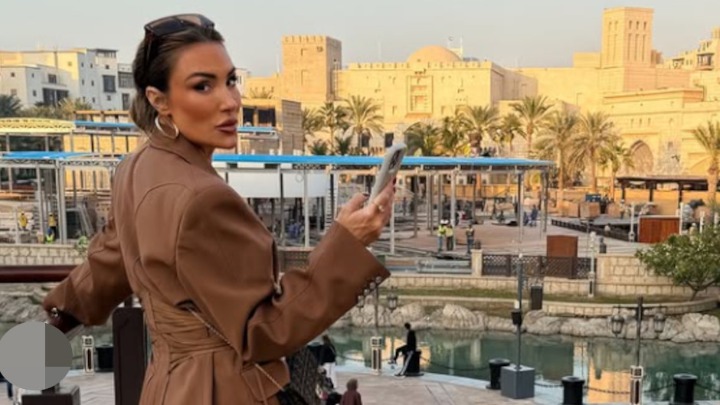 HTELI DA JOJ BACE KISELINU U LICE: PREKID SARADNJE pevačicu Senidah UMALO KOŠTAO ŽIVOTA