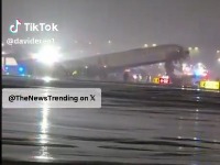 UŽAS U NJUJORKU: Avion se zakucao u vozilo pri sletanju - ima poginulih i povređenih! (VIDEO)