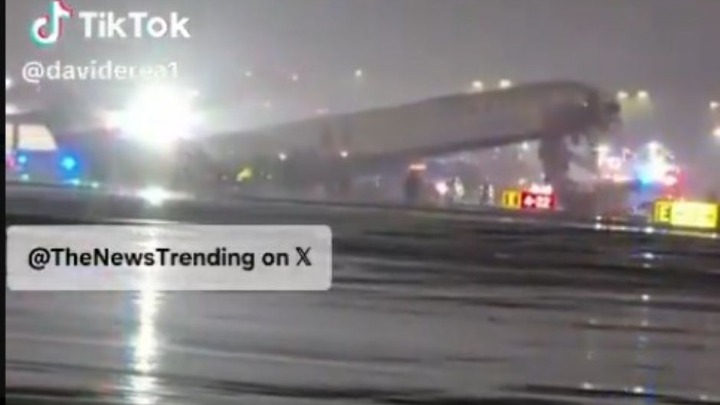 UŽAS U NJUJORKU: Avion se zakucao u vozilo pri sletanju - ima poginulih i povređenih! (VIDEO)