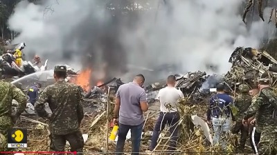  Avion pun vojnika pao odmah nakon poletanja - ima mnogo žrtava (VIDEO)