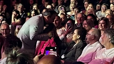 Snežana Đurišić majci NIJE ISPUNILA MUZIČKU ŽELJU na koncetu, ali OVAJ PEVAČ JESTE (VIDEO)