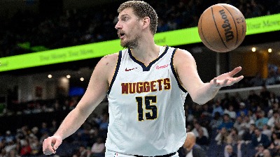 Jokić se poigrao sa Finiksom - peti najbrži tripl-dabl ikada i šut za pobedu kojim je ugasio "sunca" (VIDEO)