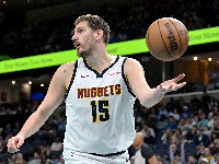 Sve može kad si najbolji: Nikola Jokić izašao u Minions kroksicama pred novinare