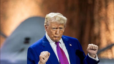 NAJMOĆNIJE RESETOVANJE NA SVETU Tramp podelio čudnu poruku pred pregovore (FOTO)