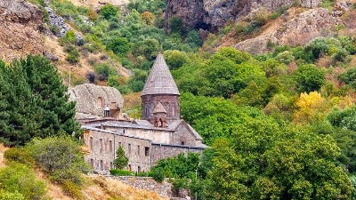 JERMENSKI OSTROG uklesan u steni KRIJE VELIKU TAJNU staru vekovima: Svako ko uđe oseti nešto neobjašnjivo - legendarno koplje Isusa Hrista 