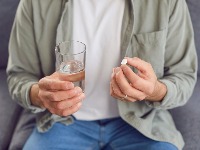 Uzeo je lek na prazan stomak i to ga umalo koštalo života: Lekari izdali HITNO UPOZORENJE (FOTO) 