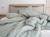 Ne menjate posteljinu mesec dana? Mikrobiolozi otkrivaju da li je to opasno