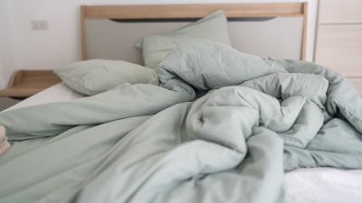 Ne menjate posteljinu mesec dana? Mikrobiolozi otkrivaju da li je to opasno